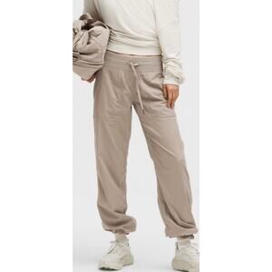 Lululemon Dance Mid Rise Pant Studio NWT 14 Lined $128 retail Taupe light brown